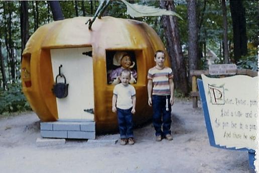 sc0017303d.jpg - Visiting the Enchanted Forest in Old Forge