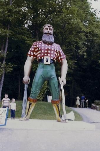 sc0017303d01.jpg - Paul Bunion at the entrance to the Enchanted Forest.  The Enchanted Forest is still there today, but Paul is not. Don't know where they put him.