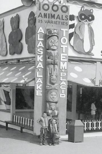 sc0016d0e102.jpg - One of the days we visited 1000 Animals (25 varieties) in Lake Placid.  This building is still there, but 1000 Animals has closed and its something else now.  But I always think about this trip evertime I go past that building.