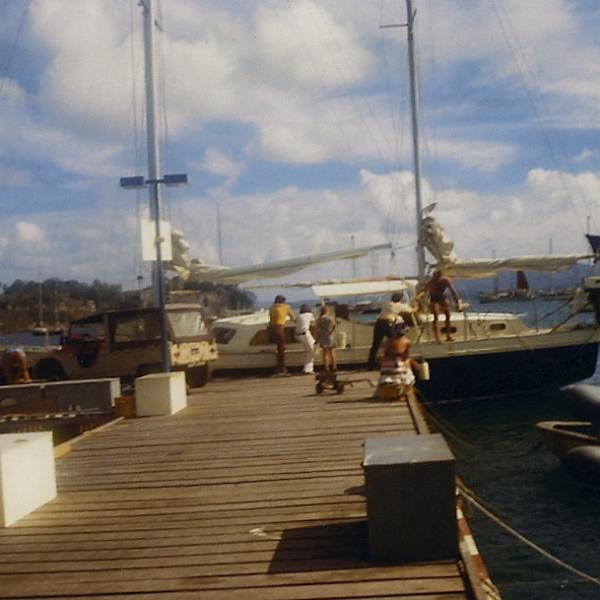 sc000c61a7.jpg - Saying good-bye to Claude & Annie.