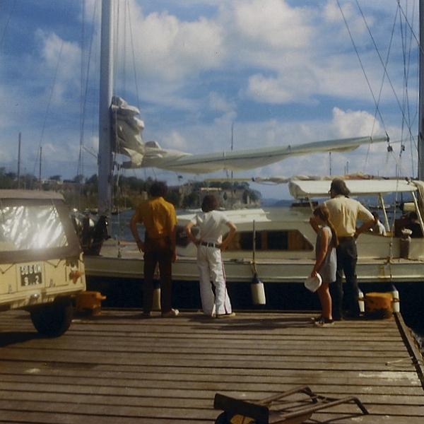 sc000c61a701.jpg - Saying good-bye to Claude & Annie.