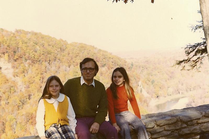 sc0002ea17.jpg - Kathy, Dad and Kelly Grifith - Fall 1973