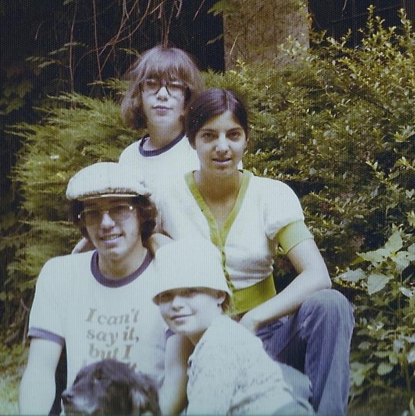 sc000339fa.jpg - One of the last photos take with us all before Pat & Mark left for College and Dan & Kathy left for the Caribbean.  June 1974.