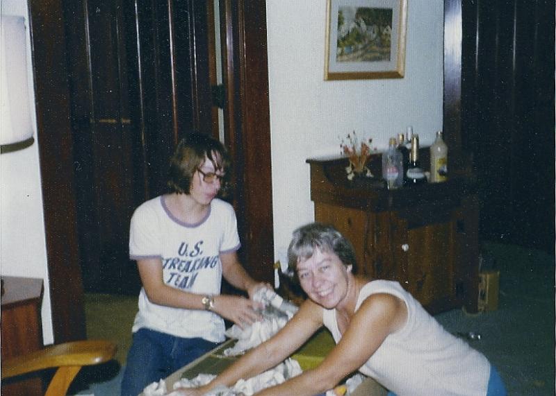 sc000350a0.jpg - Dan and Mom packing up for the big move to the Caribbean