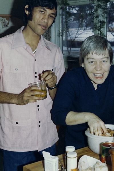 sc00037215.jpg - Making Curried Chicken