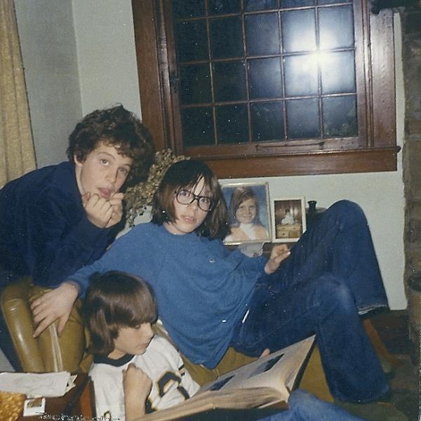 sc000d39f7.jpg - Jeff Henderson, Dan and Mark Baily in living room.