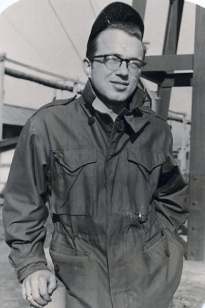 sc000463b304.jpg - Tom in the Airforce